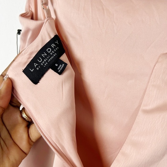 Laundry by Shelli Segal Ruched Satin Gown - Picture 8 of 13